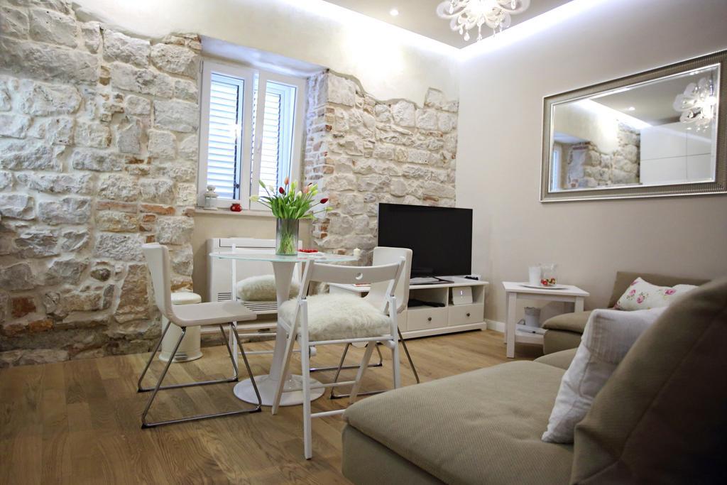 White Stone - Diocletian Palace Apartament Split